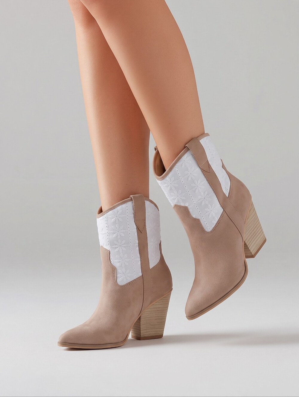 NIB | 8.5 | OASIS SOCIETY | Sutton | Suede Embroidered Eyelet Floral Wstrn Boots